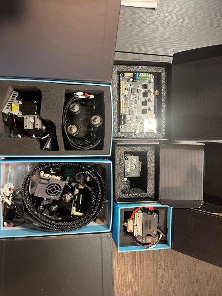 Lot de 2 imprimante 3D ( 1 pour pièce ) + lot de pièces de rechange