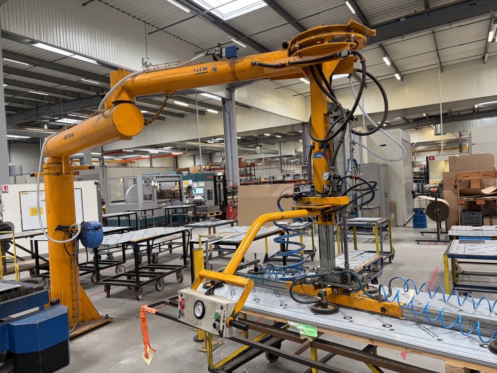 POTENCE ARTICULEE A MOYEUX + préhenseur à ventouse (capacité 250 kg)