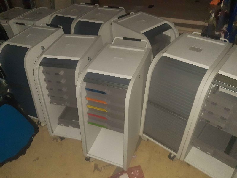 Caissons de bureau blanc sur roulettes,  ouverture verticale 