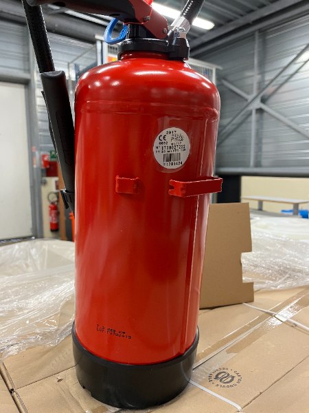 Extincteurs (Desautel) (Co2,à eau et sans eau)