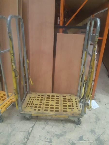 chariot rolls Laposte