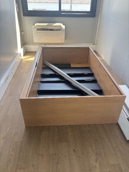 Armoire haute a porte coulissante 
