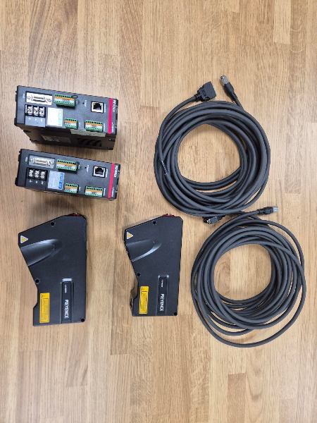 Lot de 2 profilomètres KEYENCE LJ X8200 + contrôleurs X8000A