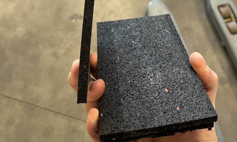 [Don] Cale en mousse de matériel lourd (métal)